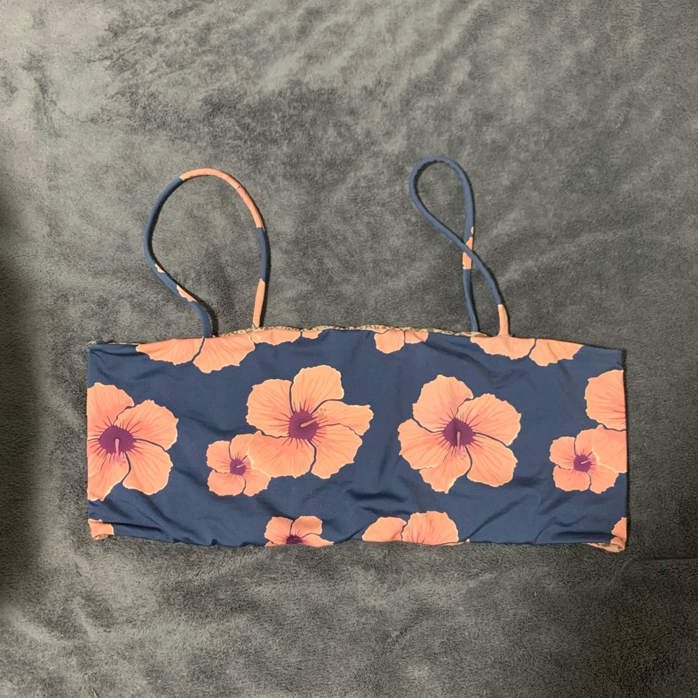Acacia Hibiscus Top